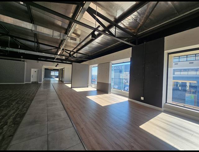 768M² SHOWROOM TO LET IN KRAMERVILLE